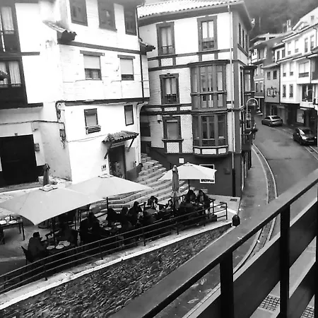 Ferienwohnung La Casa De La Plaza Cudillero Exterior foto
